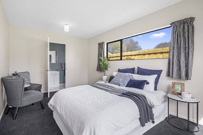 Photo of property in 19 Flay Crescent, Burnside, Christchurch, 8053