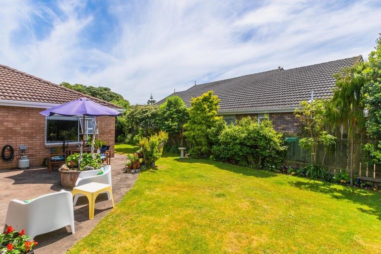 Photo of property in 16 Manly Garden, Paraparaumu Beach, Paraparaumu, 5032