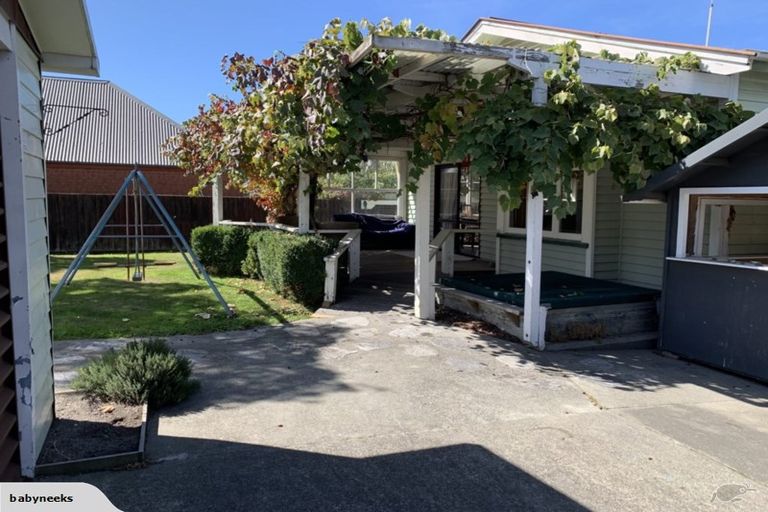 Photo of property in 77 Paparoa Street, Papanui, Christchurch, 8053