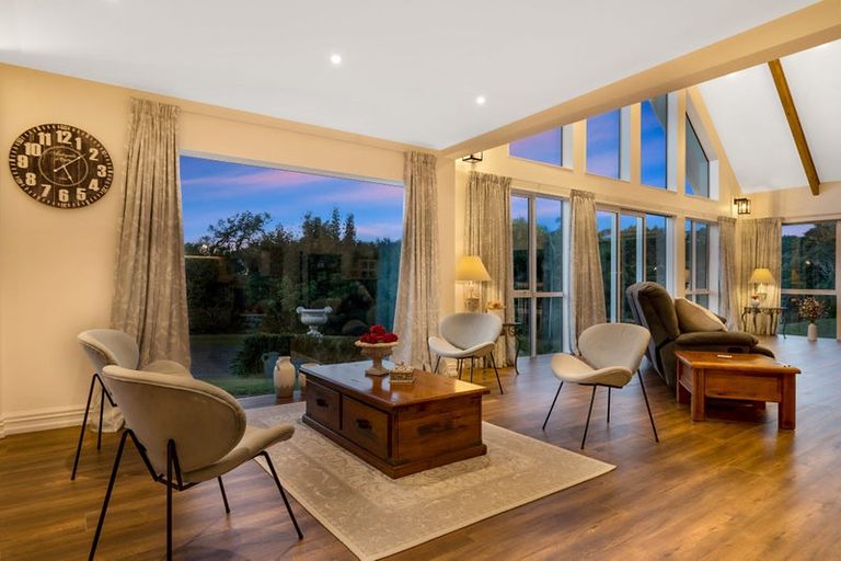 Photo of property in 105 Grassmere Road, Henderson Valley, Auckland, 0612