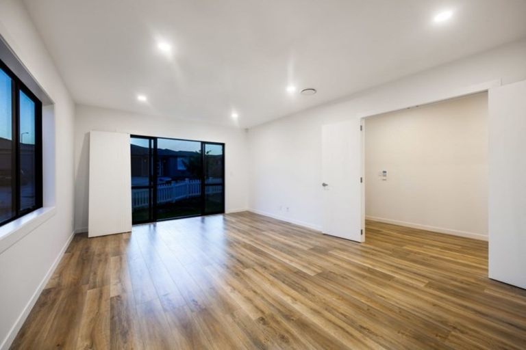 Photo of property in 4 Ahorangi Road, Silverdale, 0932