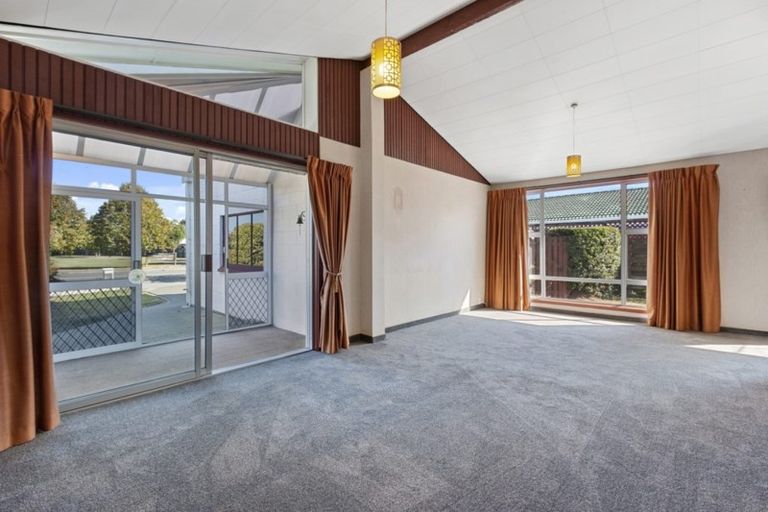 Photo of property in 76 Grimseys Road, Redwood, Christchurch, 8051