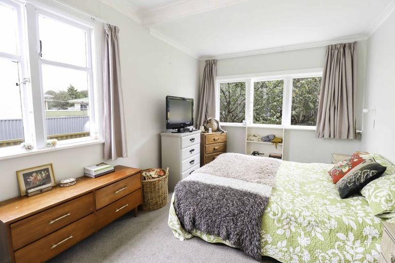 Photo of property in 33 Rewa Street, Takaro, Palmerston North, 4412
