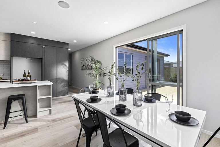 Photo of property in 26 Vinistra Road, Kumeu, 0810