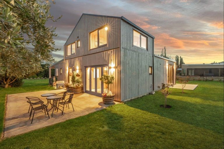 Photo of property in 2/19 Monteith Road, Albert Town, Wanaka, 9382