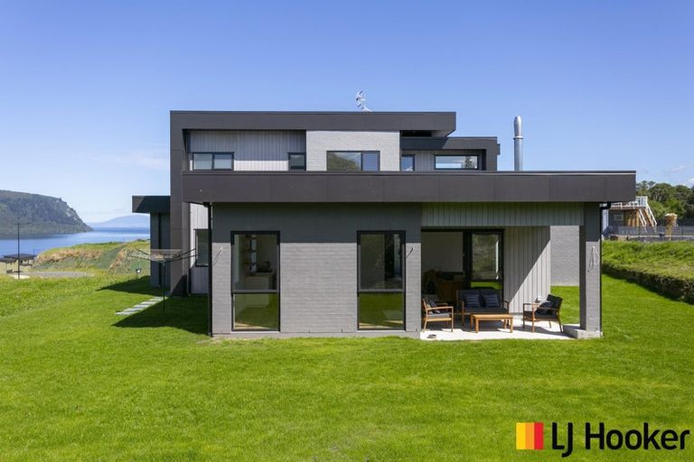 Photo of property in 32 Okaia Drive, Kinloch, Taupo, 3377