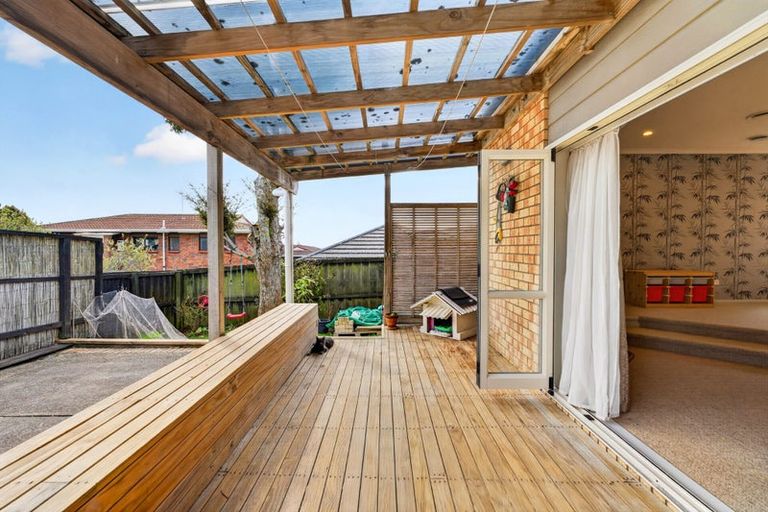 Photo of property in 21a Savoy Road, Glen Eden, Auckland, 0602