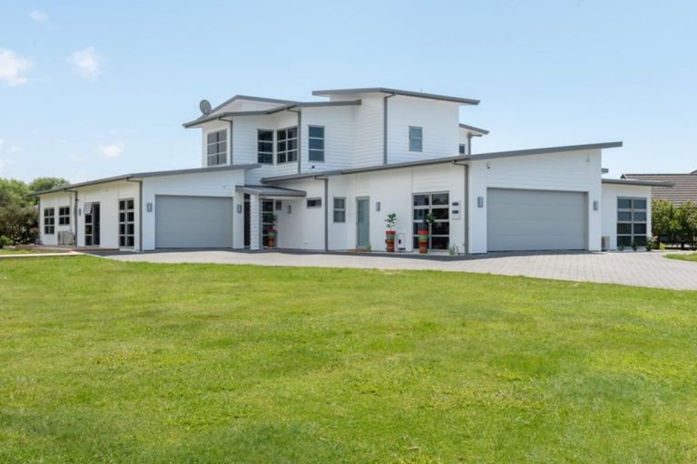 Photo of property in 36 Royal Ascot Drive, Papamoa Beach, Te Puke, 3187