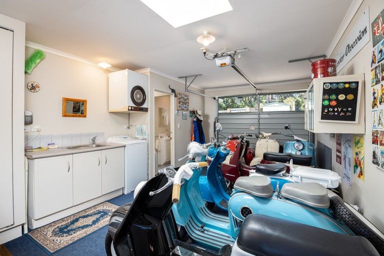 Photo of property in 130 Frankley Road, Frankleigh Park, New Plymouth, 4310