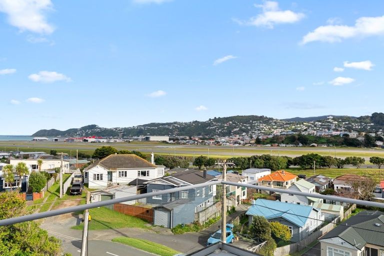 Photo of property in 121a Wexford Road, Miramar, Wellington, 6022