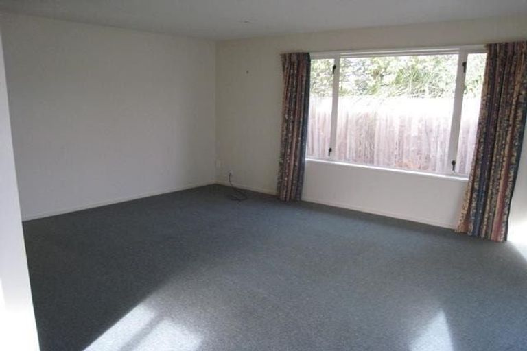 Photo of property in 14 Kydd Lane, Hornby, Christchurch, 8042