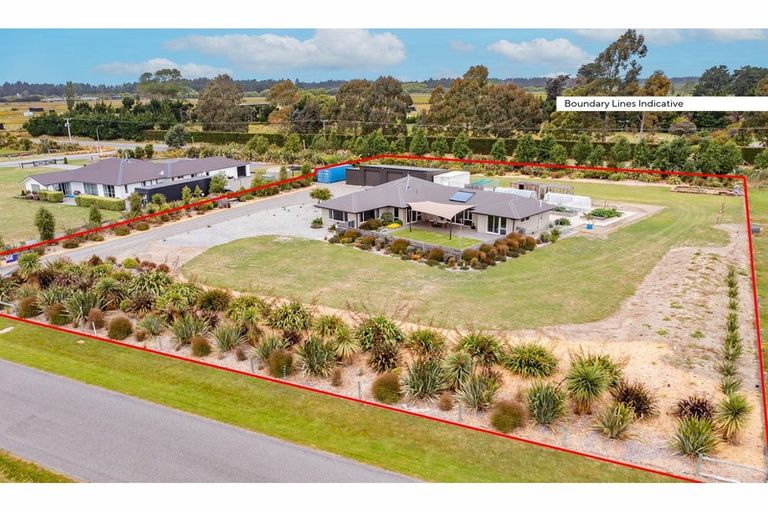 Photo of property in 5 Northside Drive, Waikuku, 7473