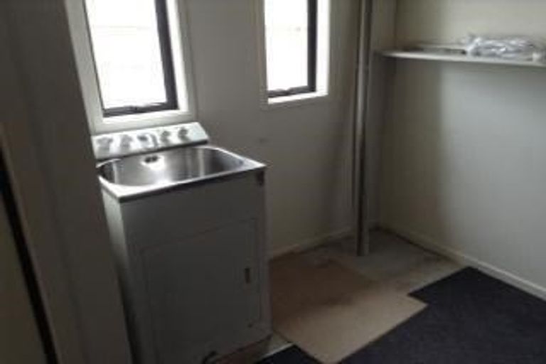 Photo of property in 16/2 Armoy Drive, East Tamaki, Auckland, 2016