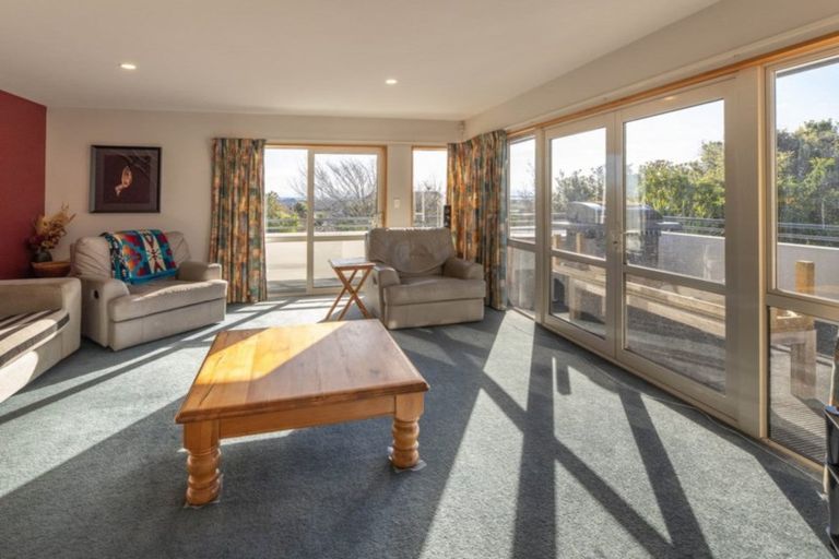 Photo of property in 6 Somerton Rise, Westmorland, Christchurch, 8025