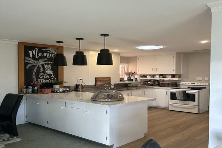 Photo of property in 14 Tomes Road, St Albans, Christchurch, 8052