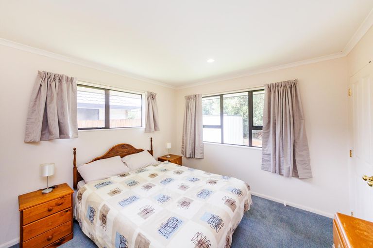 Photo of property in 14 Woodgate Court, Fitzherbert, Palmerston North, 4410