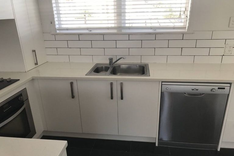 Photo of property in 2/8 James Road, Manurewa, Auckland, 2102