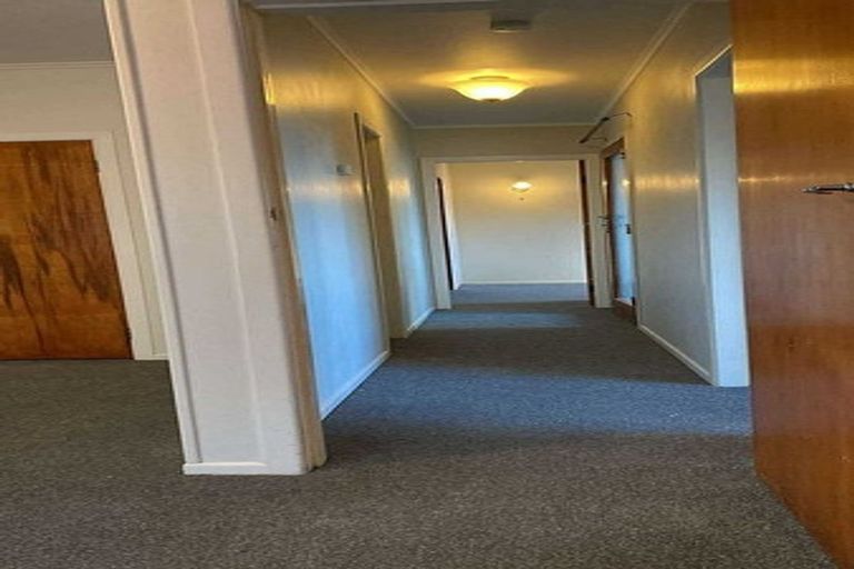 Photo of property in 1 Mace Street, Island Bay, Wellington, 6023