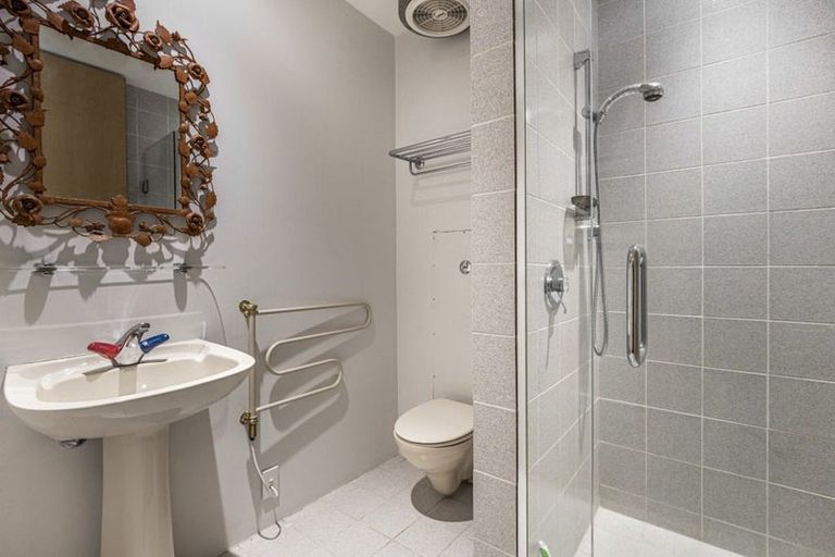 Photo of property in 10b Paritai Drive, Orakei, Auckland, 1071