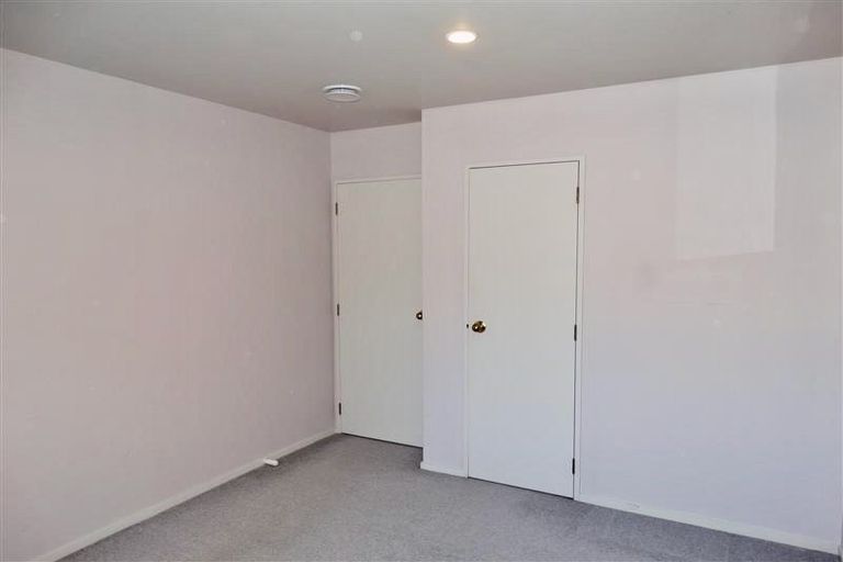 Photo of property in 3213 Great North Road, New Lynn, Auckland, 0600