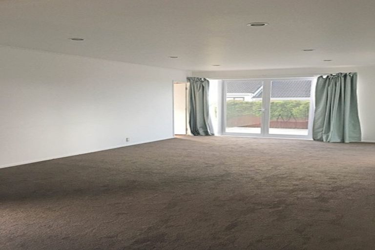 Photo of property in 169 Hobsonville Road, West Harbour, Auckland, 0618