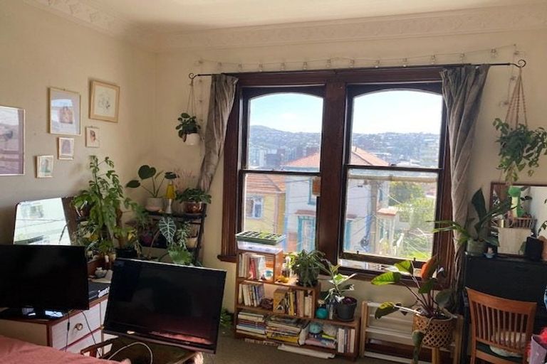 Photo of property in 1/27 Brougham Street, Mount Victoria, Wellington, 6011