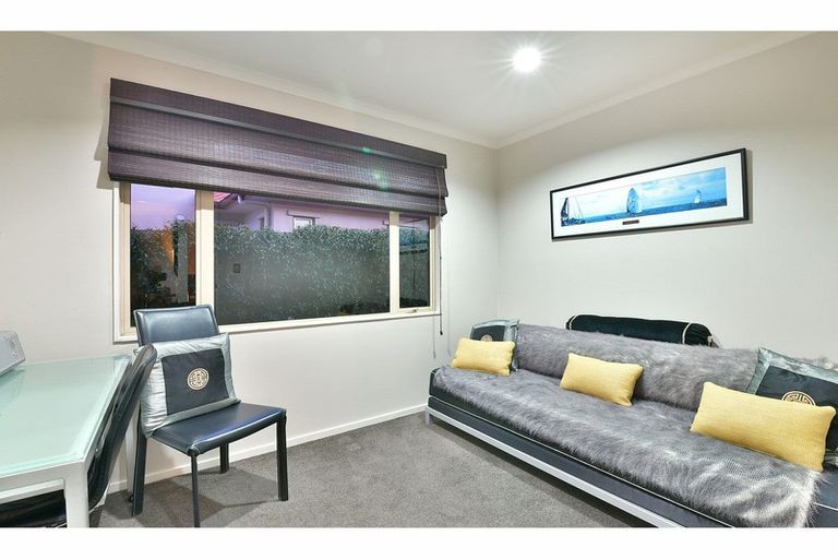 Photo of property in 2/126 Whangaparaoa Road, Red Beach, 0932