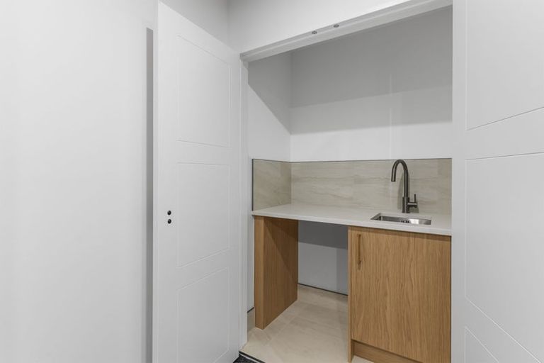 Photo of property in 6/30 Kiteroa Terrace, Rothesay Bay, Auckland, 0630