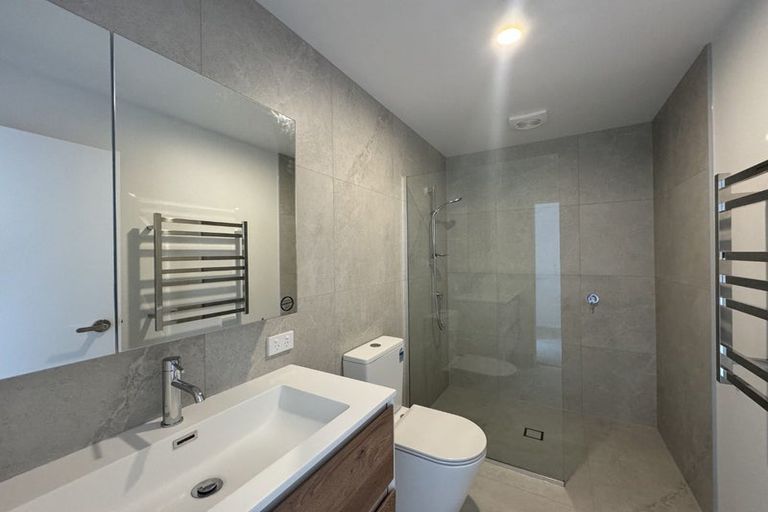 Photo of property in 7/39 Archers Road, Hillcrest, Auckland, 0629