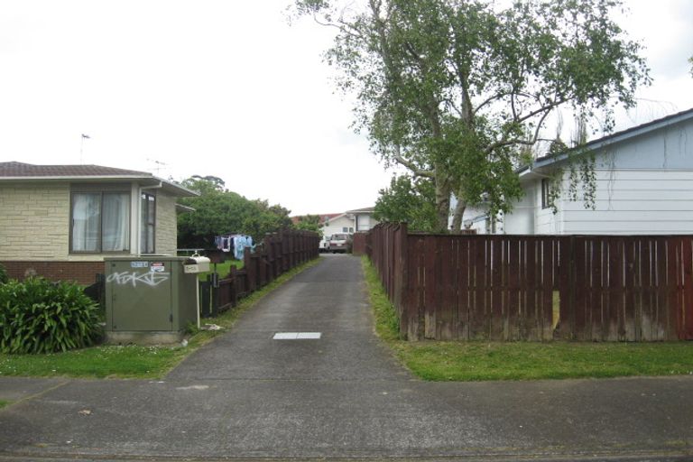 Photo of property in 2/13 Mon Desir Place, Manurewa, Auckland, 2102