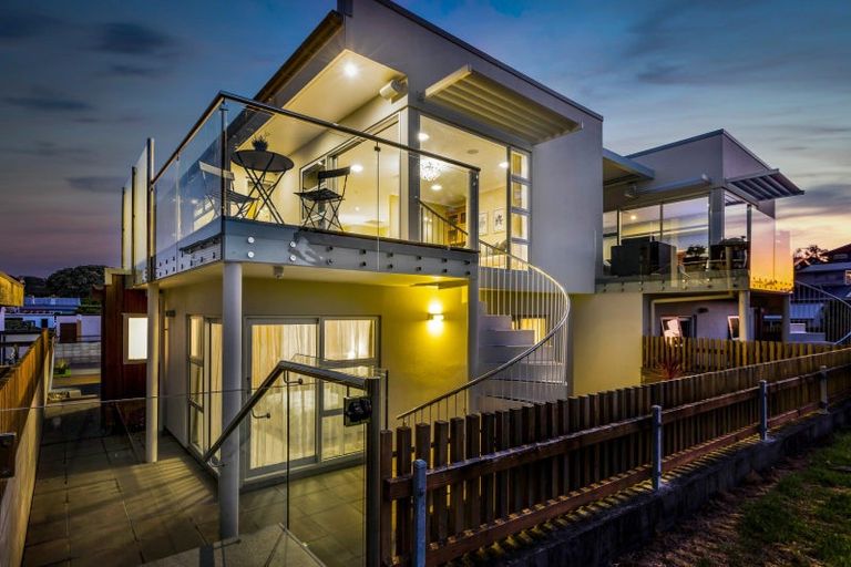 Photo of property in 1a French Street, Moturoa, New Plymouth, 4310