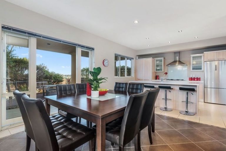 Photo of property in Point Ridge, 16/130 Gills Road, Albany Heights, Auckland, 0632