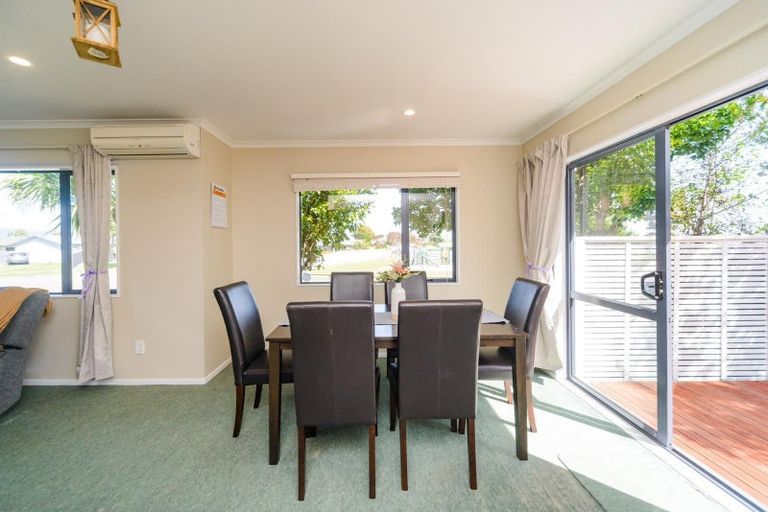 Photo of property in 37 Dahlstrom Grove, Kelvin Grove, Palmerston North, 4414