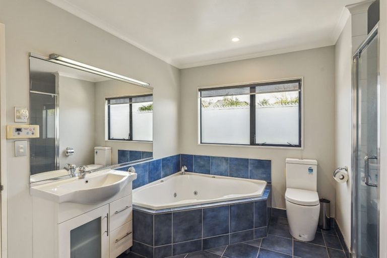 Photo of property in 87 Milne Drive, Paraparaumu, 5032