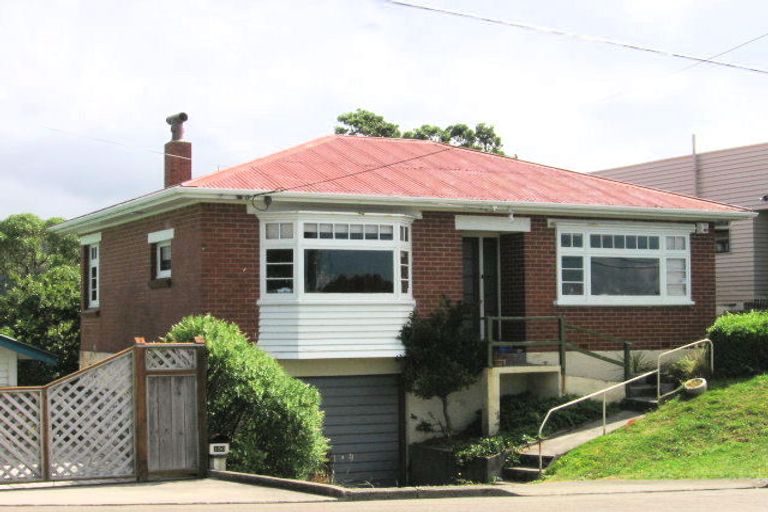 Photo of property in 150 The Ridgeway, Mornington, Wellington, 6021