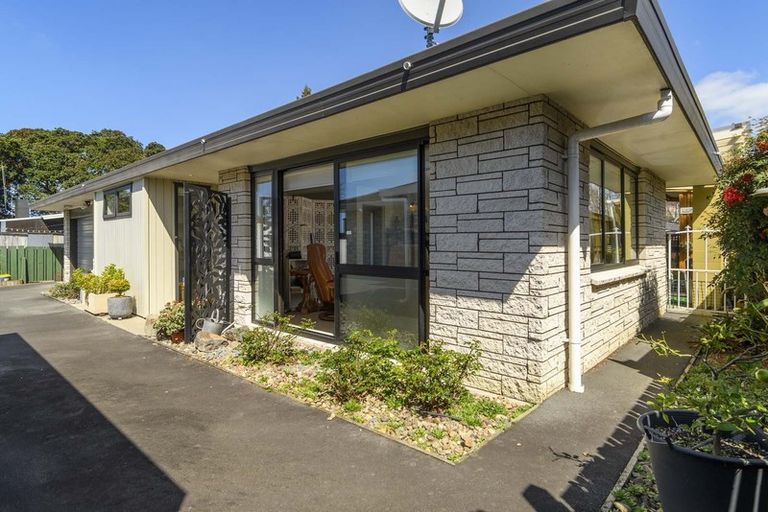 Photo of property in 317b Devonport Road, Tauranga, 3110
