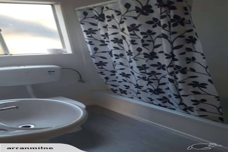 Photo of property in 25a Doris Gordon Crescent, Crofton Downs, Wellington, 6035