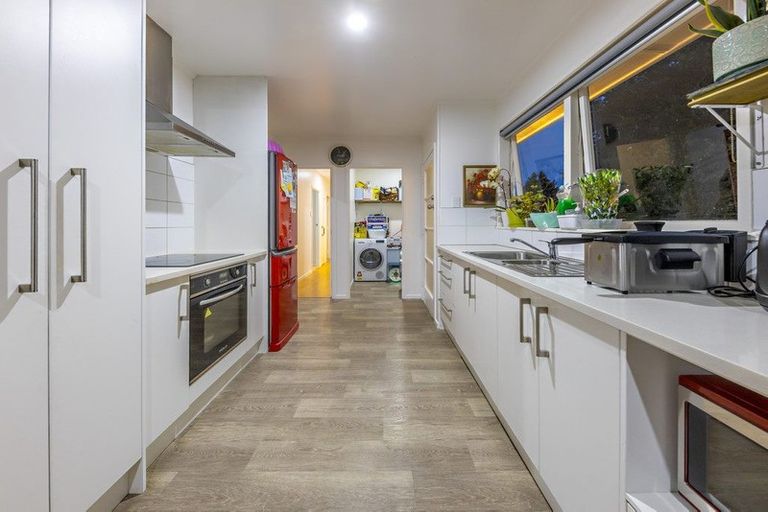 Photo of property in 77 Beeston Crescent, Manurewa, Auckland, 2102