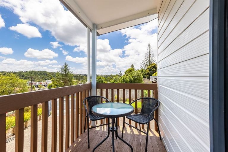 Photo of property in 5 Parrs Cross Road, Henderson, Auckland, 0612