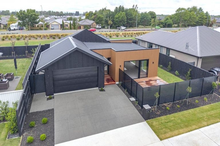 Photo of property in 10 Inch Crescent, Rangiora, 7400