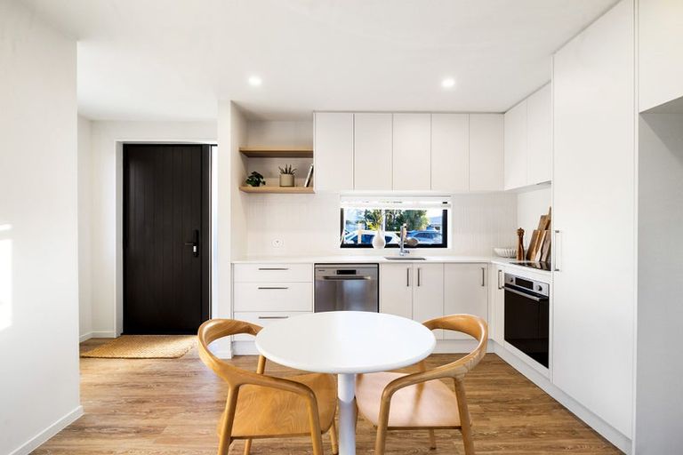 Photo of property in 2/109 Taikata Road, Te Atatu Peninsula, Auckland, 0610