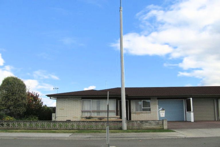 Photo of property in 2/1003 Heretaunga Street East, Parkvale, Hastings, 4122