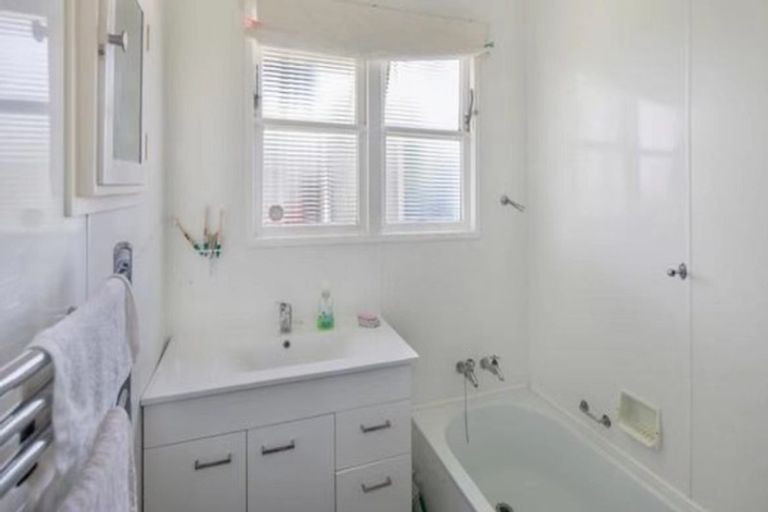 Photo of property in 57 Maupuia Road, Maupuia, Wellington, 6022