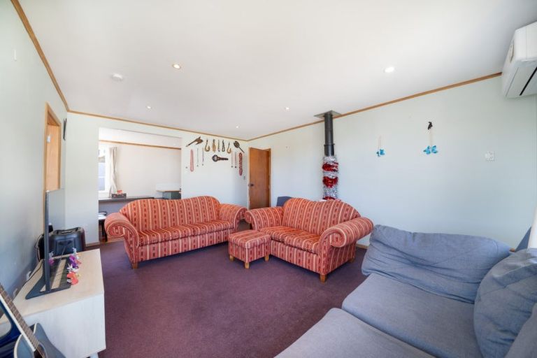 Photo of property in 15 Martin Street, Ranui, Porirua, 5024