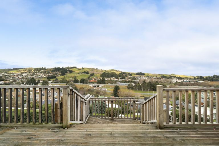 Photo of property in 44 Waldron Crescent, Green Island, Dunedin, 9018