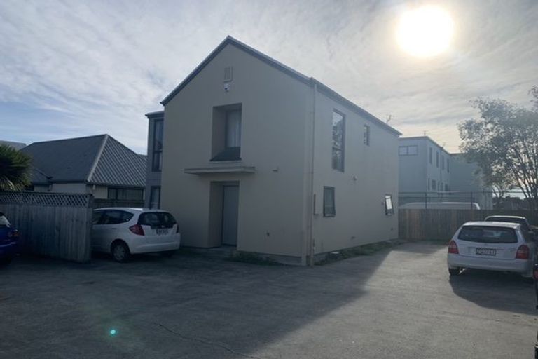 Photo of property in 100 Elizabeth Street, Riccarton, Christchurch, 8041