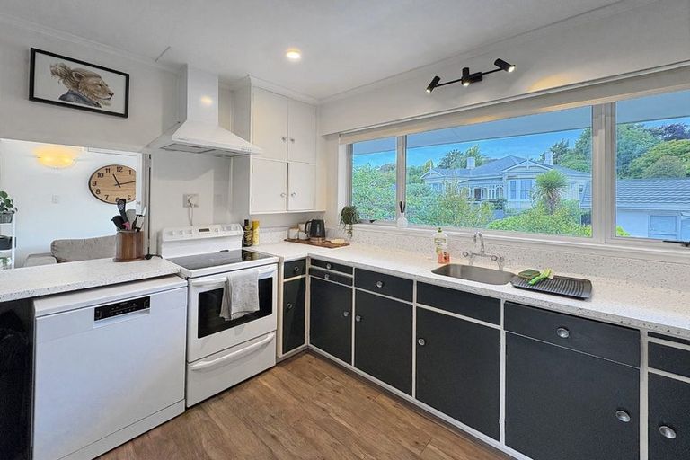 Photo of property in 48 Great North Road, Saint Johns Hill, Whanganui, 4500