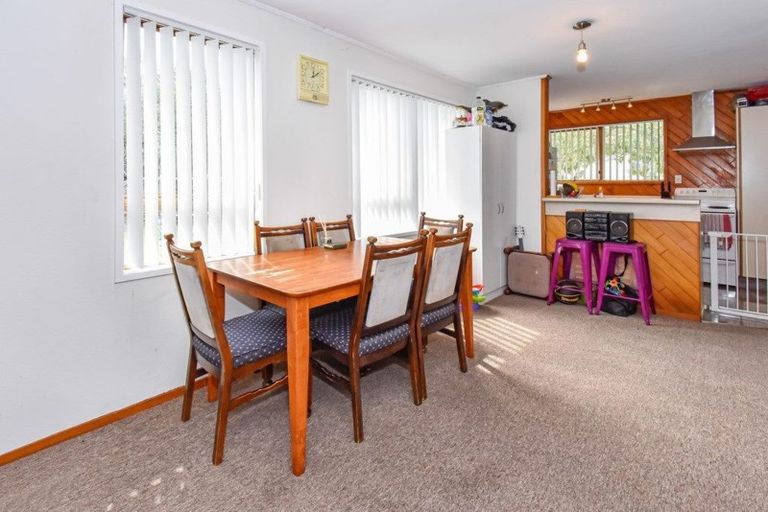 Photo of property in 4 Adel Place, Weymouth, Auckland, 2103