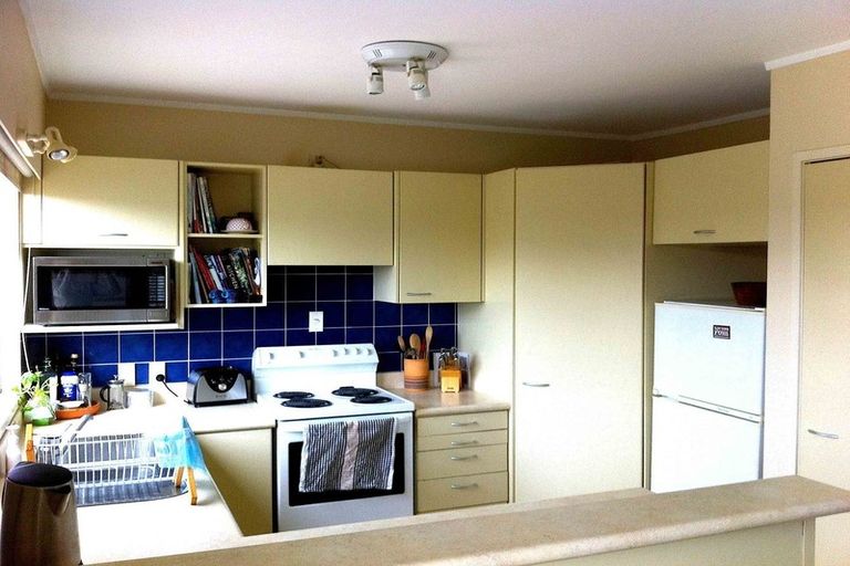 Photo of property in 2/62 Kitchener Road, Milford, Auckland, 0620