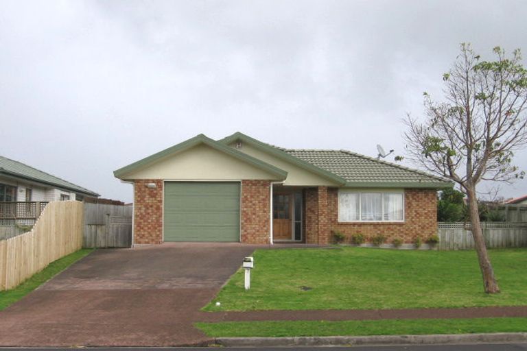 Photo of property in 11 Martin Jugum Lane, Ranui, Auckland, 0612